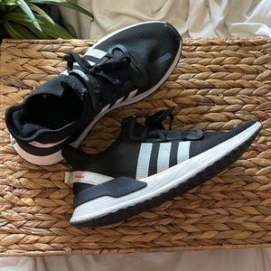Women’s adidas shoes, black, size 9.5